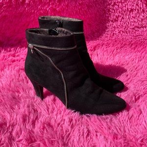 Rialto Taffy black fabric zipper detail zip up booties with ankle lining 10